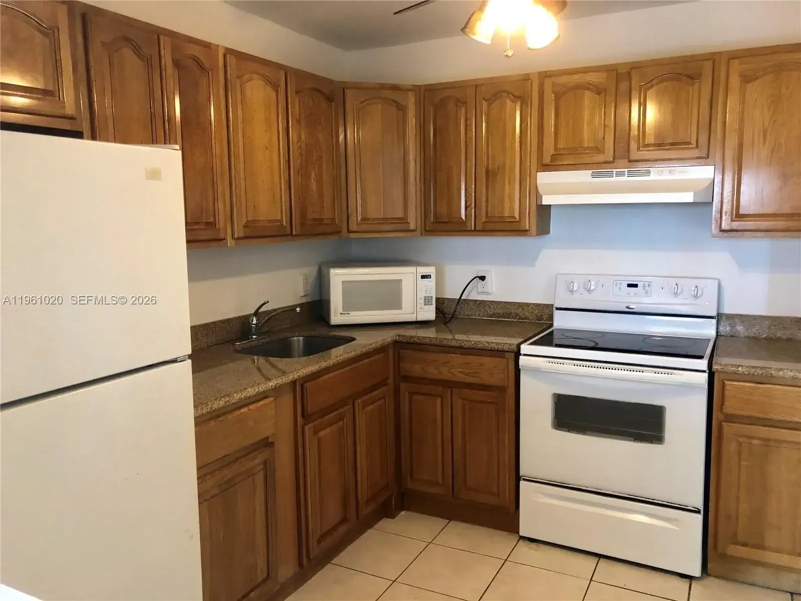 1300 NE Miami Gardens Dr # 804E, Miami FL 33179 photo 2