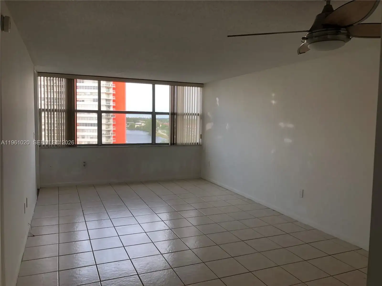 1300 NE Miami Gardens Dr # 804E, Miami FL 33179 photo 4