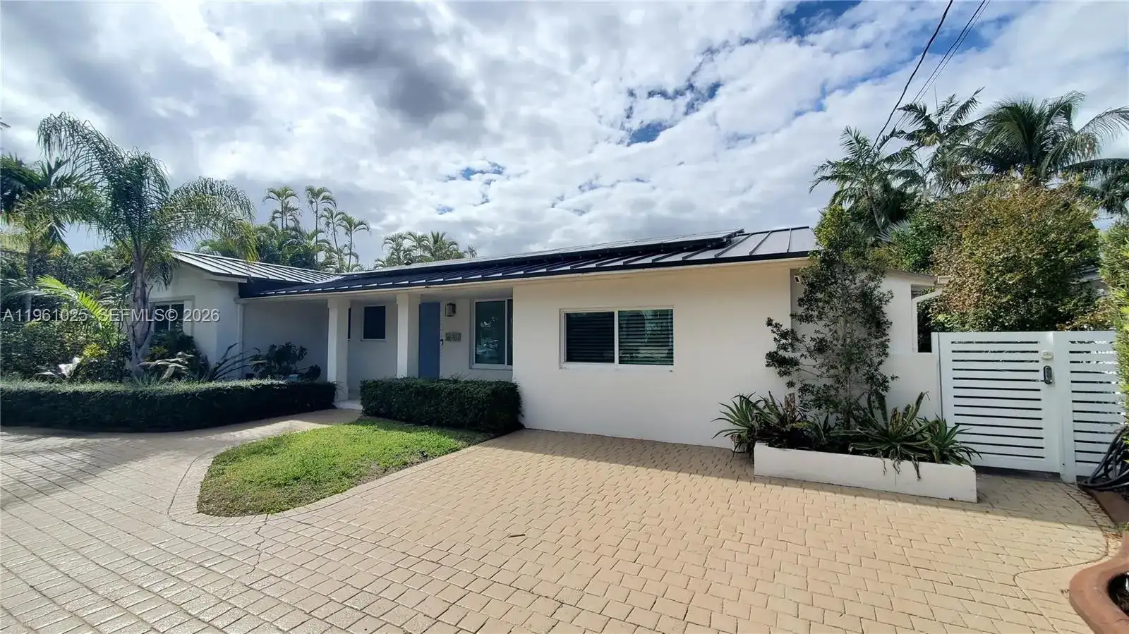 13000 Coronado Ln, North Miami FL 33181 photo 3