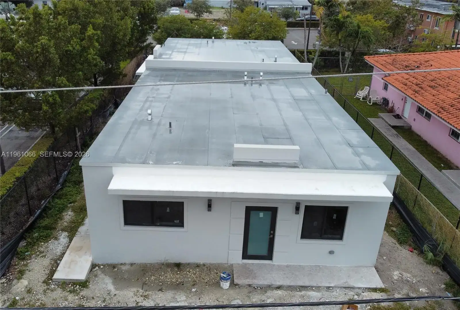 2474 W 4th Ct, Hialeah FL 33010 photo 2
