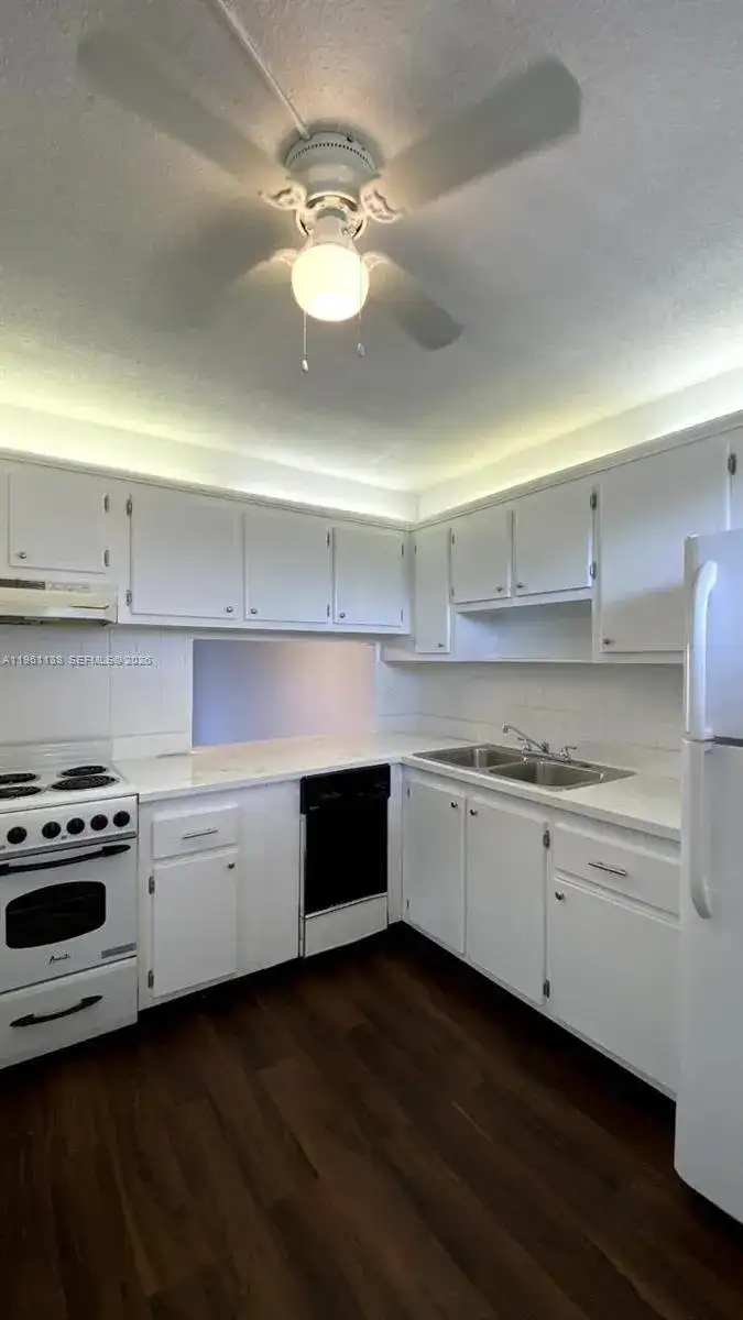 2640 S Garden Dr S # 301, Lake Worth FL 33461 photo 2