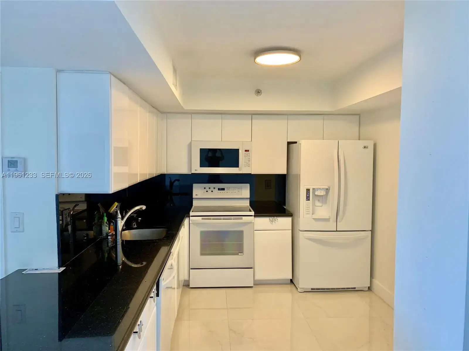 19101 Mystic Pointe Dr, Aventura FL 33180 photo 2