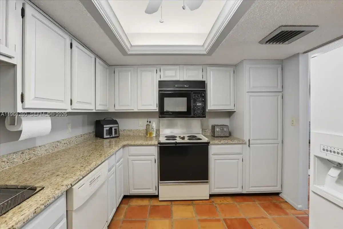 400 NW 127th Ave # 13, Plantation FL 33325 photo 3