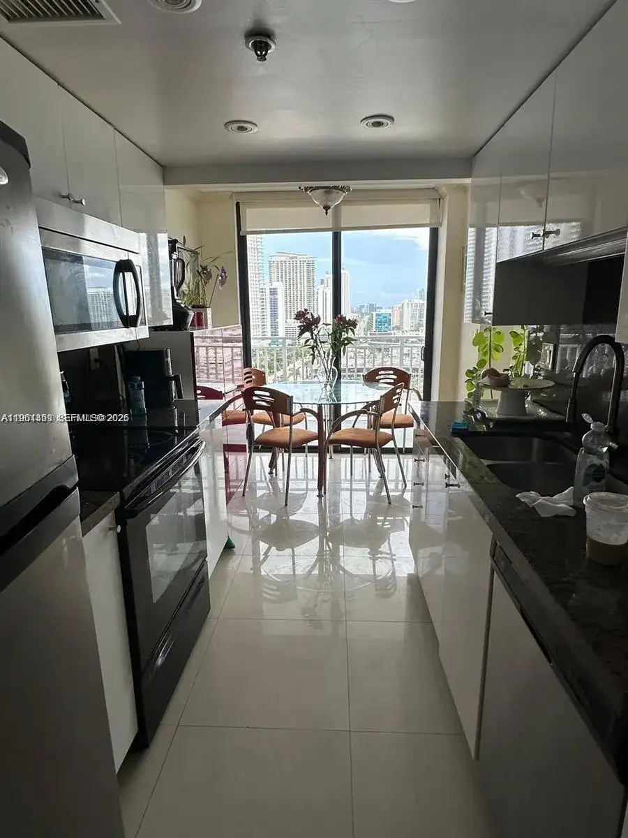 210 174th St # 2202, Sunny Isles Beach FL 33160 photo 2