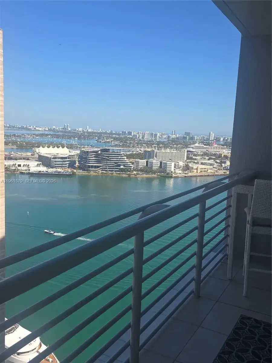 335 S Biscayne Blvd # 3400, Miami FL 33131 photo 4
