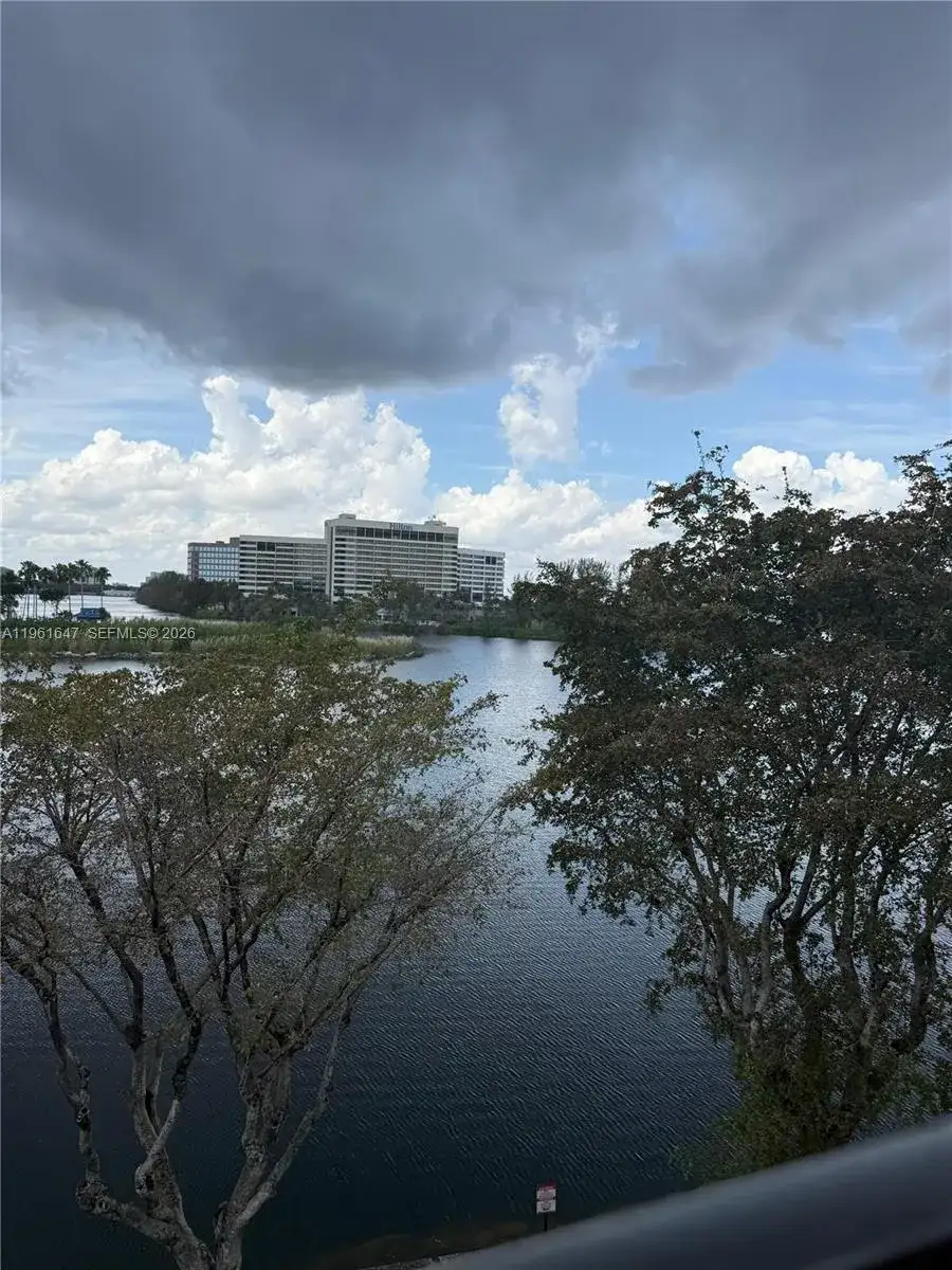 4805 NW 7th St # 15, Miami FL 33126 photo 2