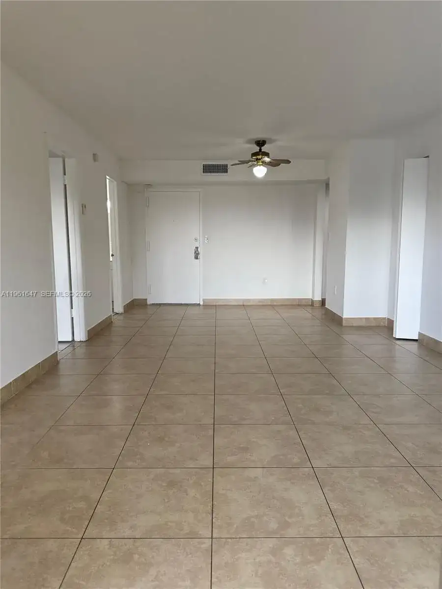 4805 NW 7th St # 15, Miami FL 33126 photo 3