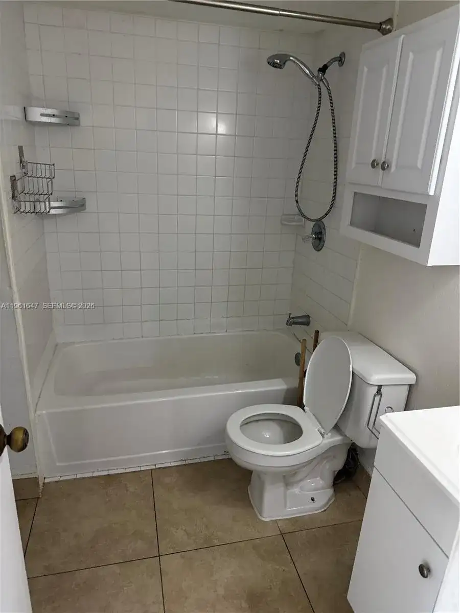 4805 NW 7th St # 15, Miami FL 33126 photo 5