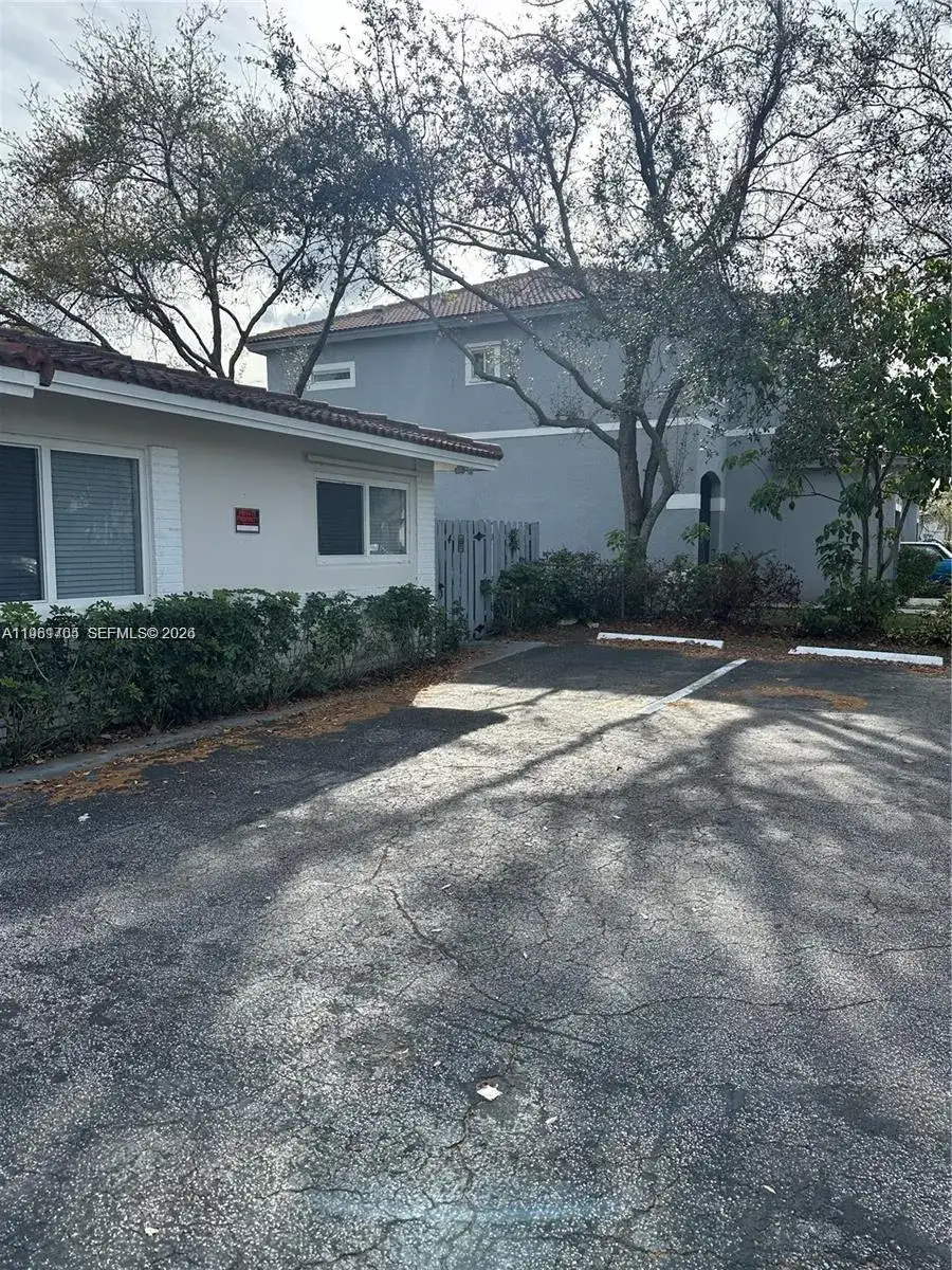 8704 NW 38th Dr, Coral Springs FL 33065 photo 3