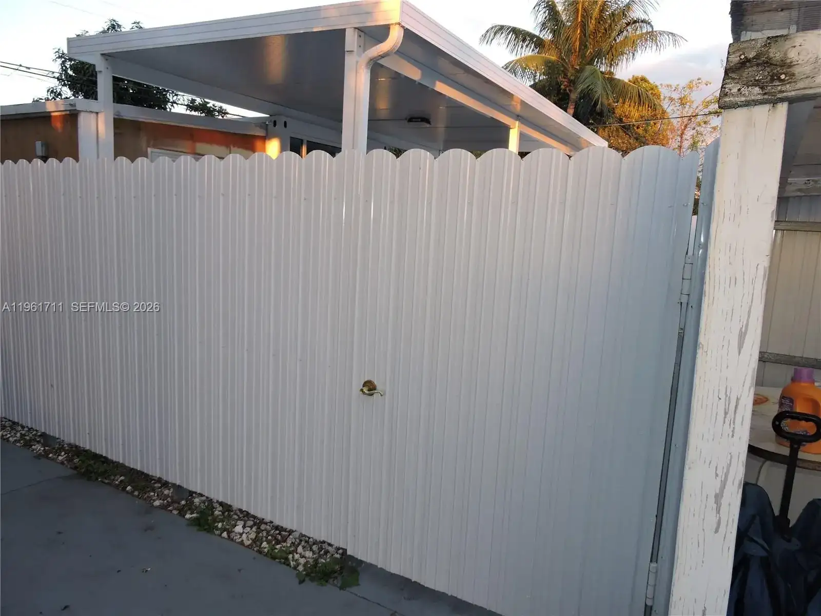 551 E 39th St, Hialeah FL 33013 photo 3