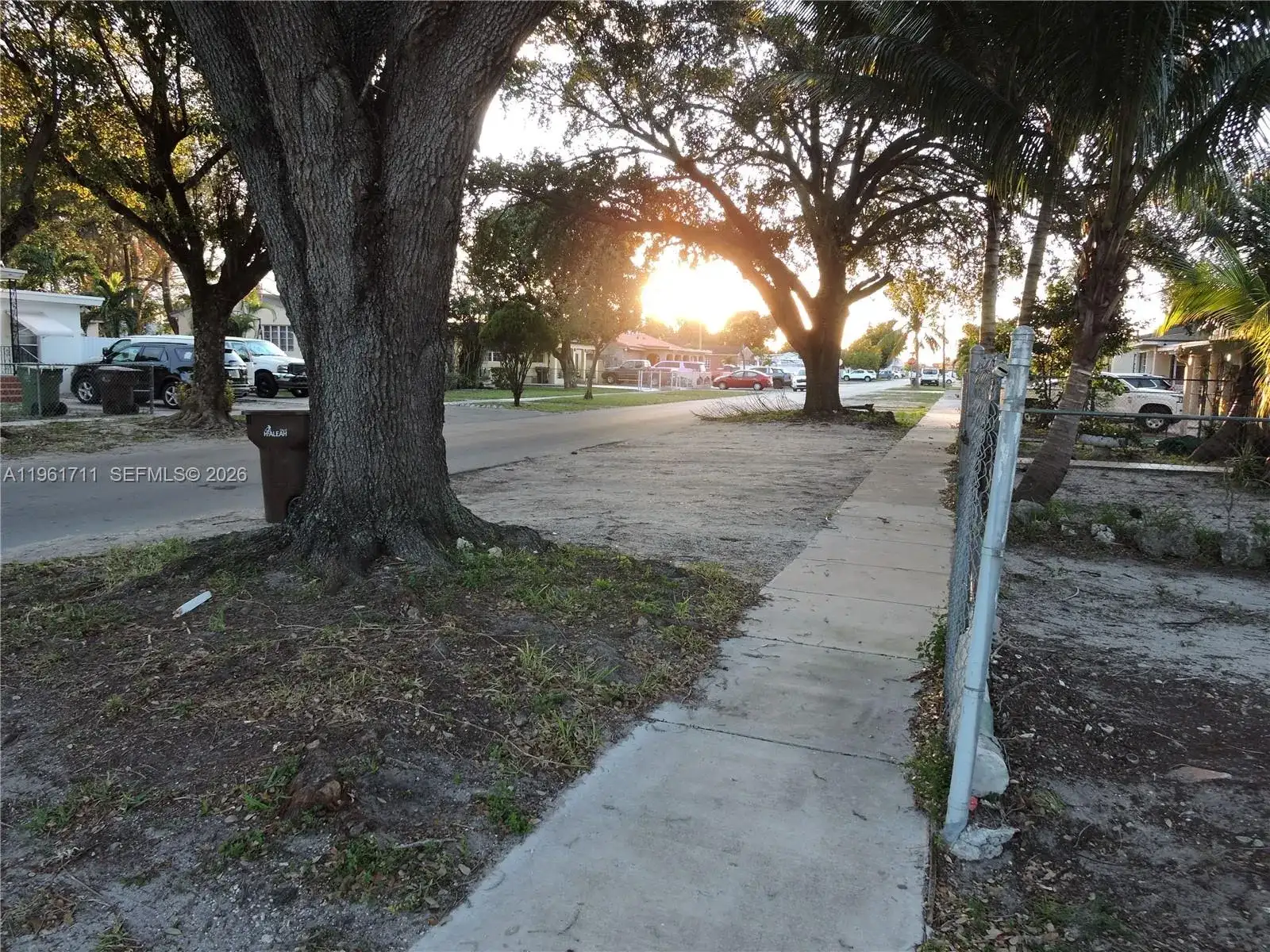 551 E 39th St, Hialeah FL 33013 photo 4