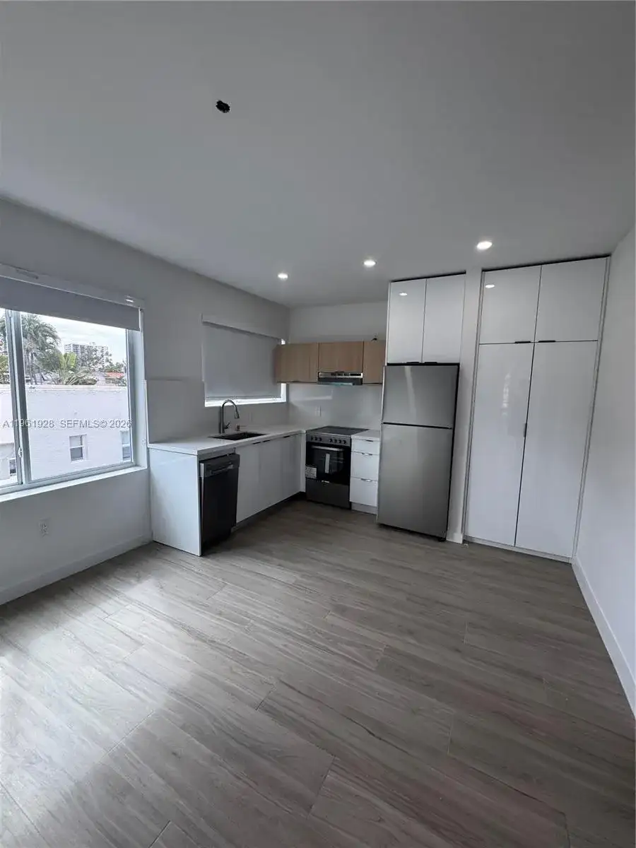 2855 Royal Palm Ave # 3, Miami Beach FL 33140 photo 3