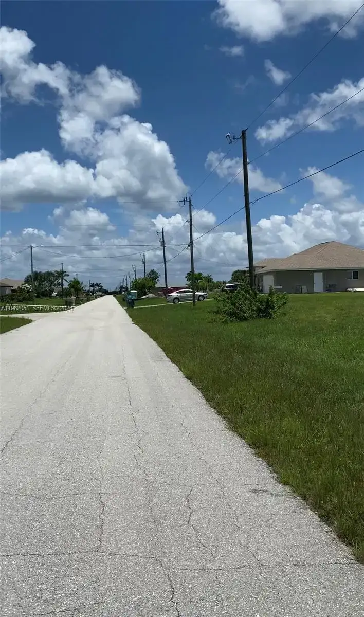 2 NW 13TH PL, Cape Coral FL 33993 photo 3