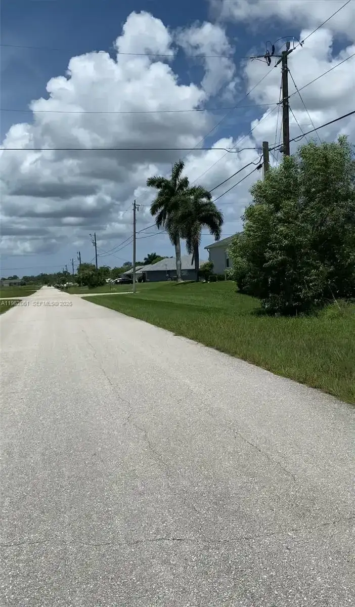 2 NW 13TH PL, Cape Coral FL 33993 photo 4