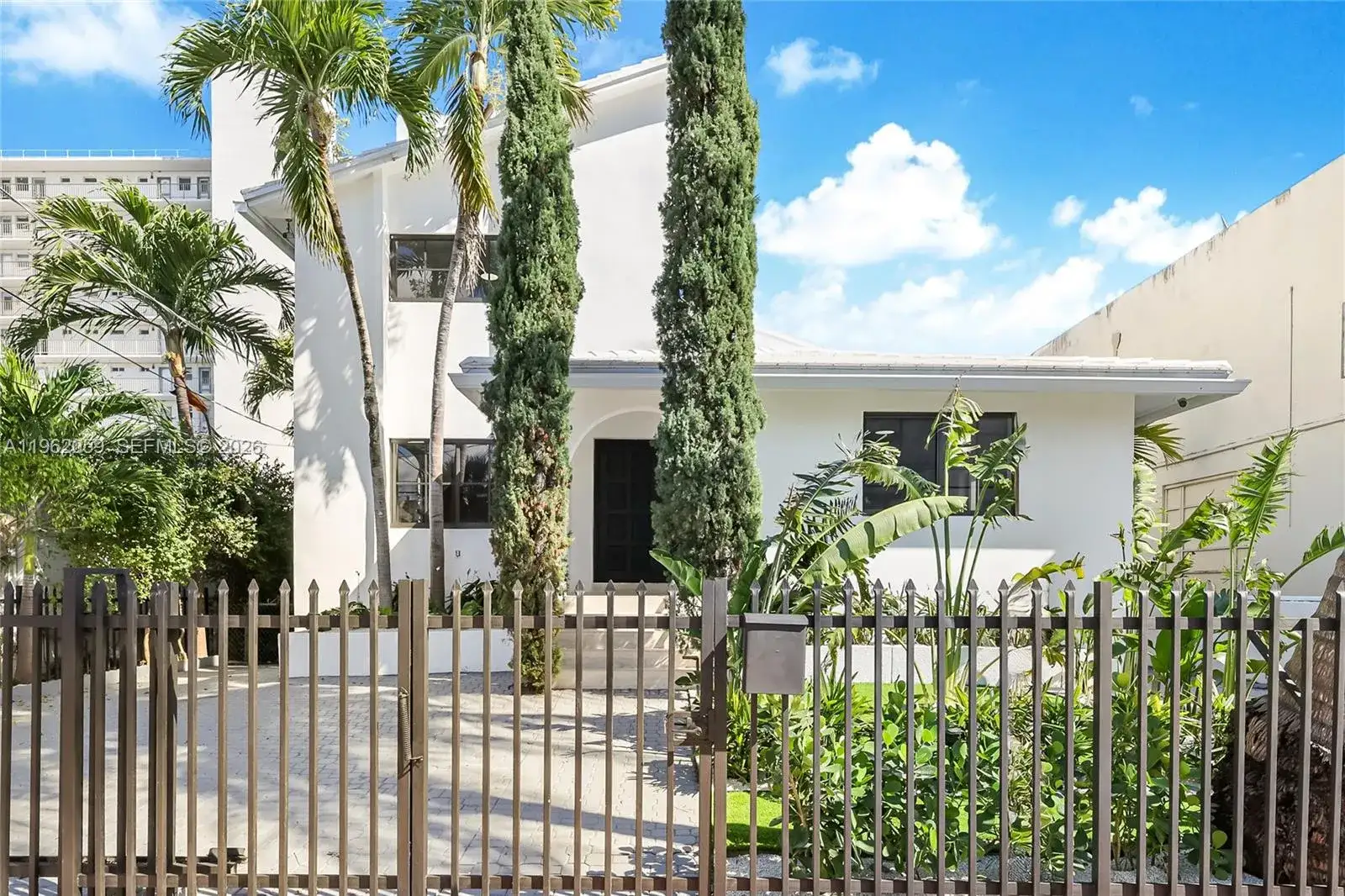 7811 Carlyle Ave, Miami Beach FL 33141 photo 4