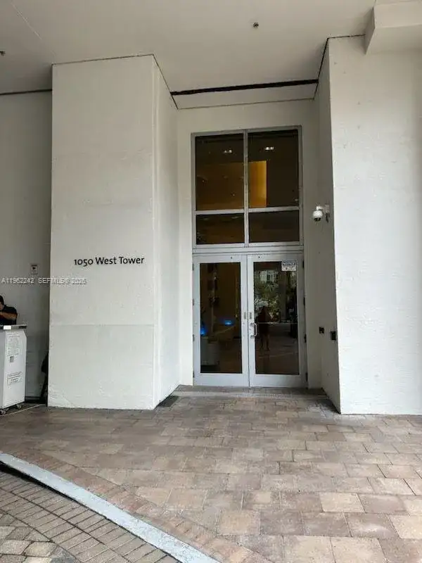 1050 Brickell Ave # 1014, Miami FL 33131 photo 4