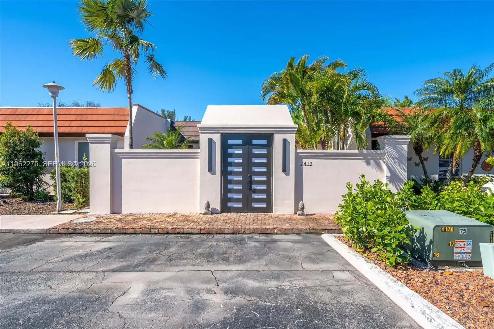 7412 Big Cypress Dr, Miami Lakes FL 33014 photo 4