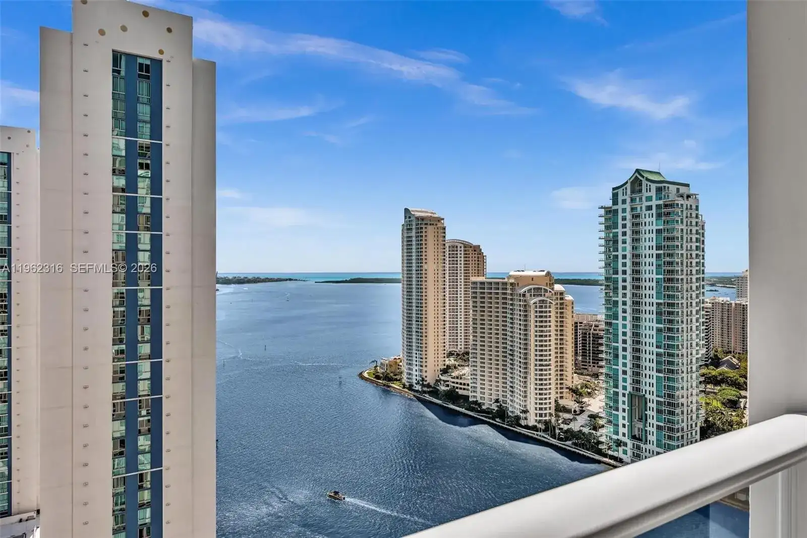 300 S Biscayne Blvd # 2916, Miami FL 33131 photo 3