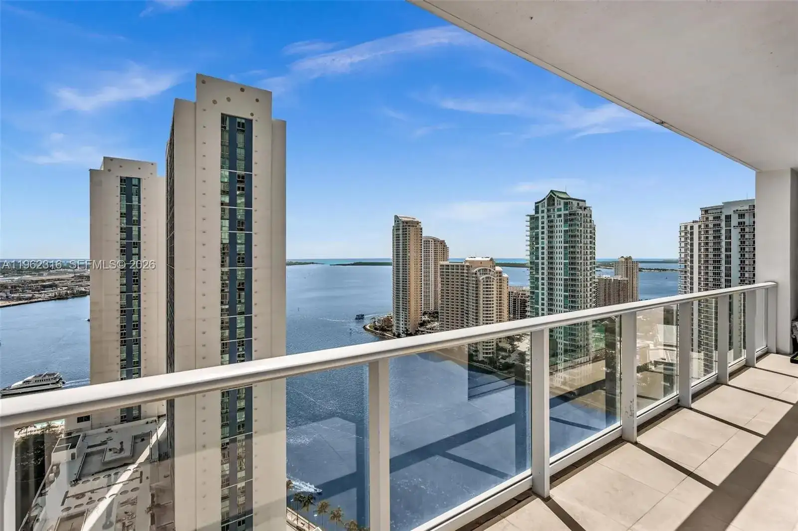 300 S Biscayne Blvd # 2916, Miami FL 33131 photo 4