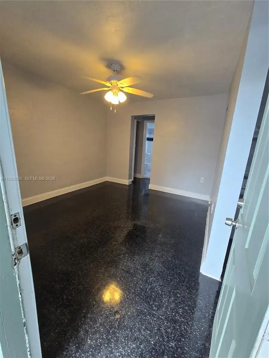 1520 NW 61st St # 16, Miami FL 33142 photo 2