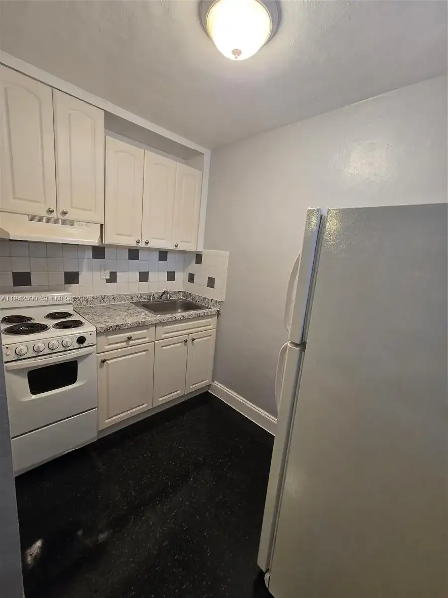 1520 NW 61st St # 16, Miami FL 33142 photo 3