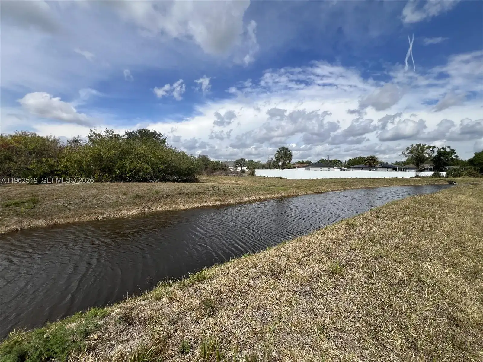 1913 Roderick Ln, Lehigh Acres FL 33972 photo 3