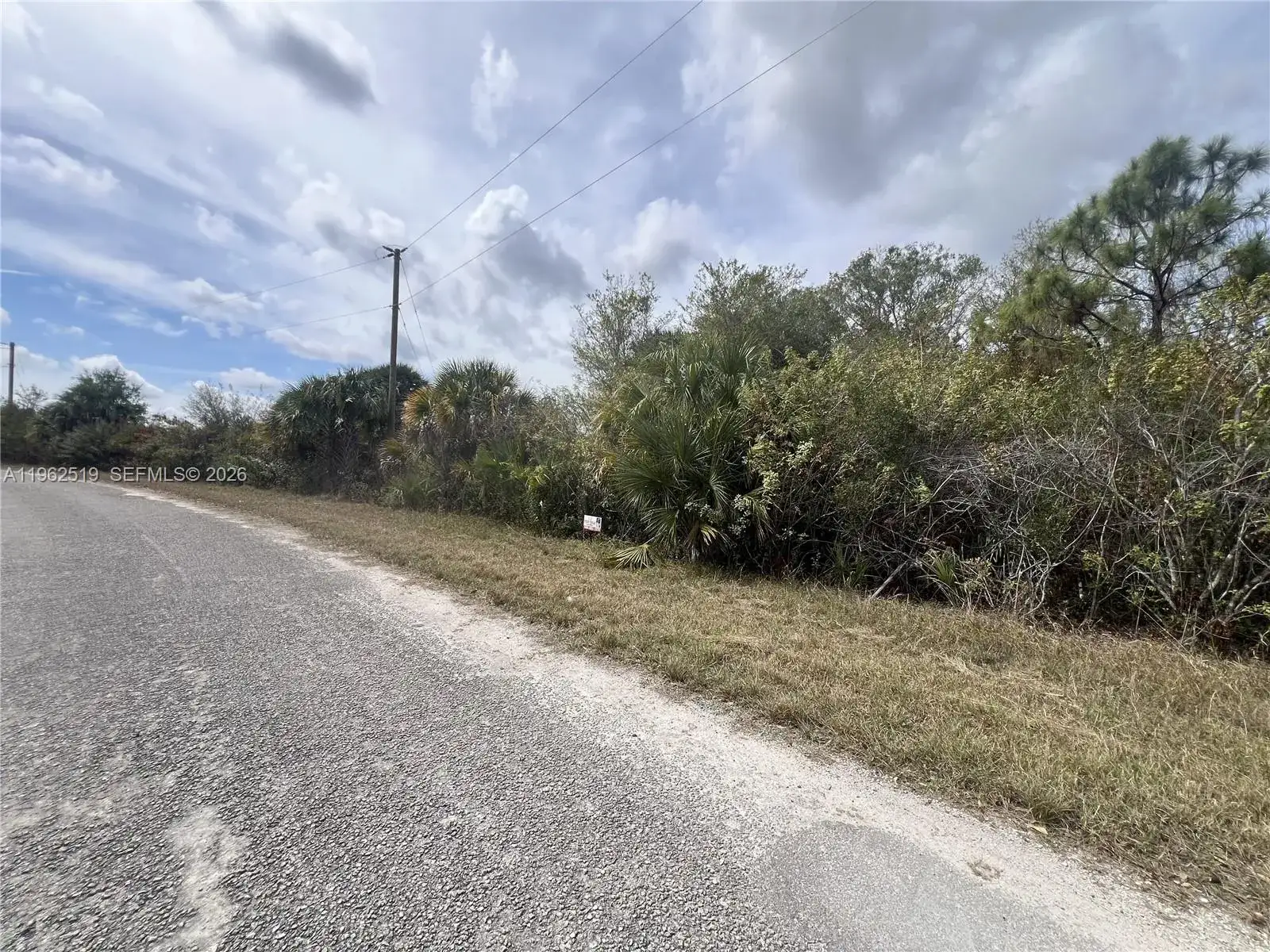 1913 Roderick Ln, Lehigh Acres FL 33972 photo 5