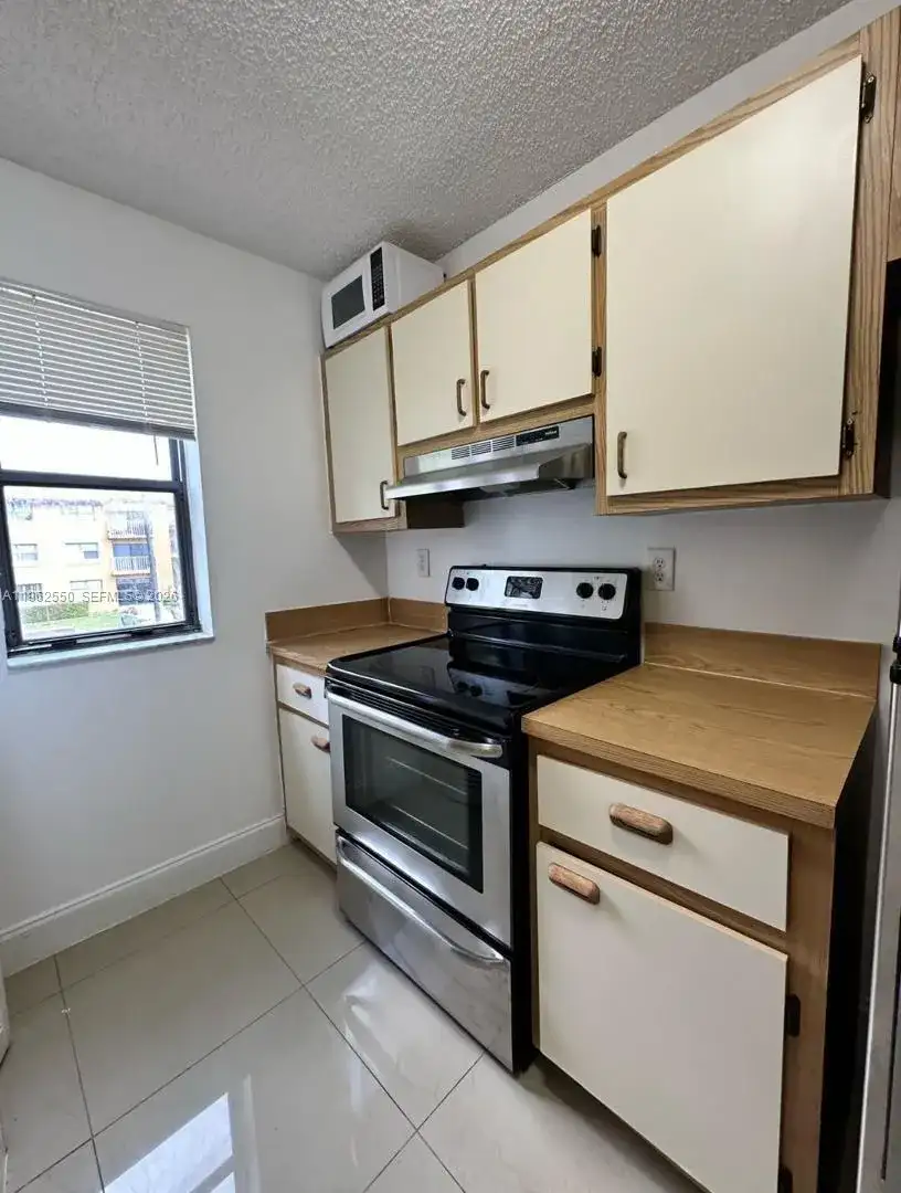 15630 SW 80th St # 201, Miami FL 33193 photo 2