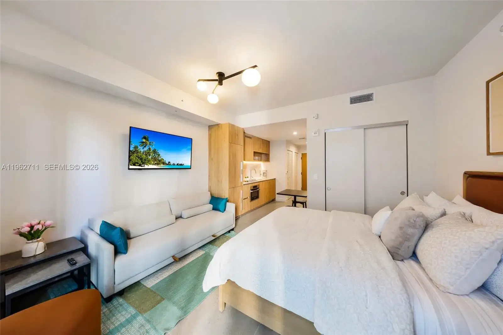 11 NE 6th St # 1208, Miami FL 33132 photo 2