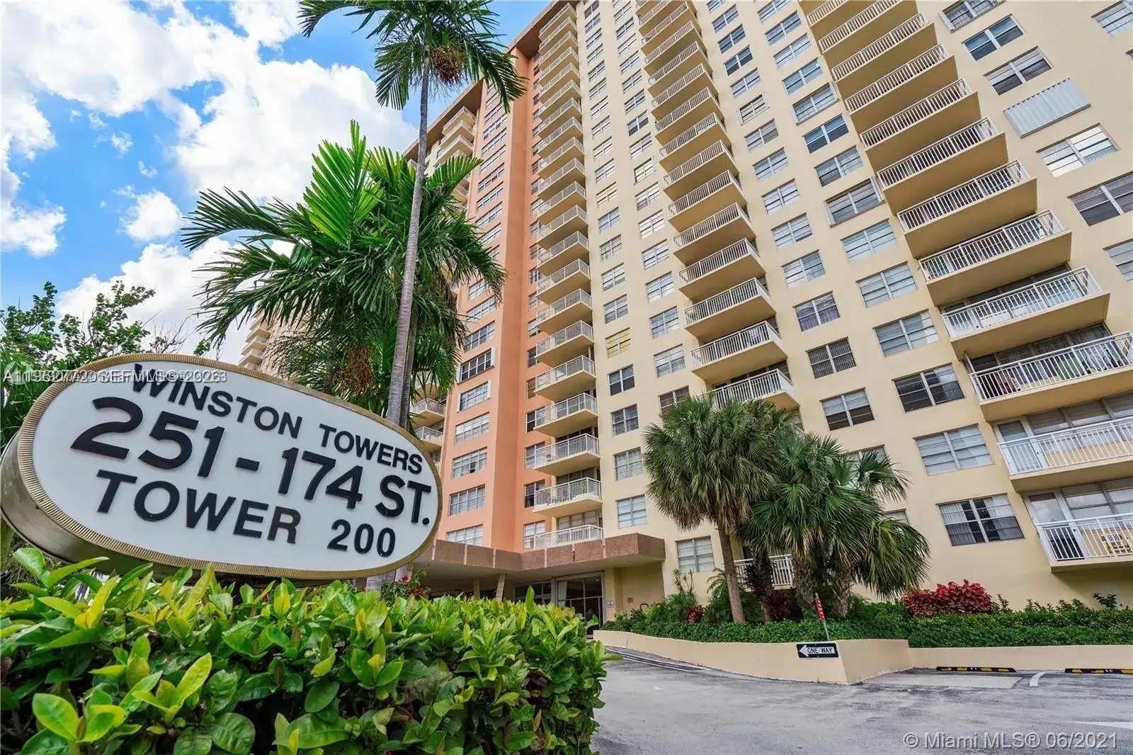 251 174th St # 1715, Sunny Isles Beach FL 33160 photo 4