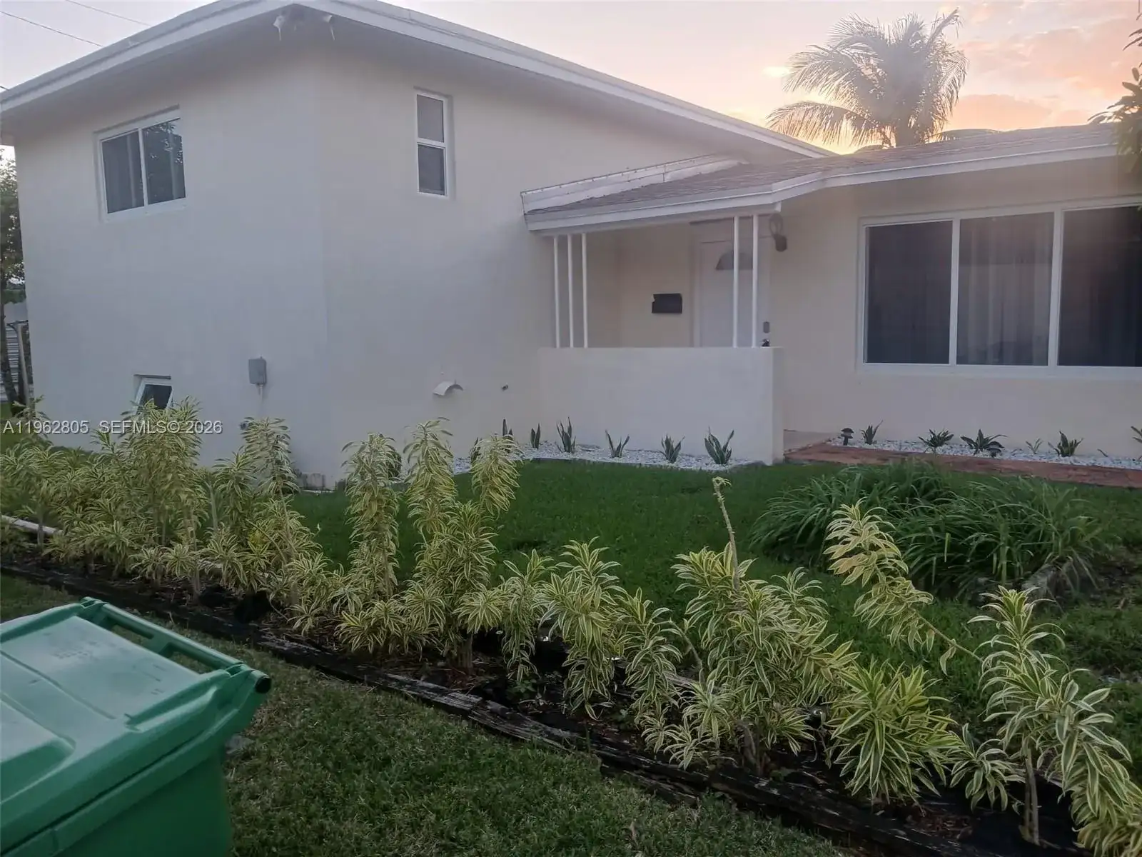 1260 NE 200th Ter, Miami FL 33179 photo 3