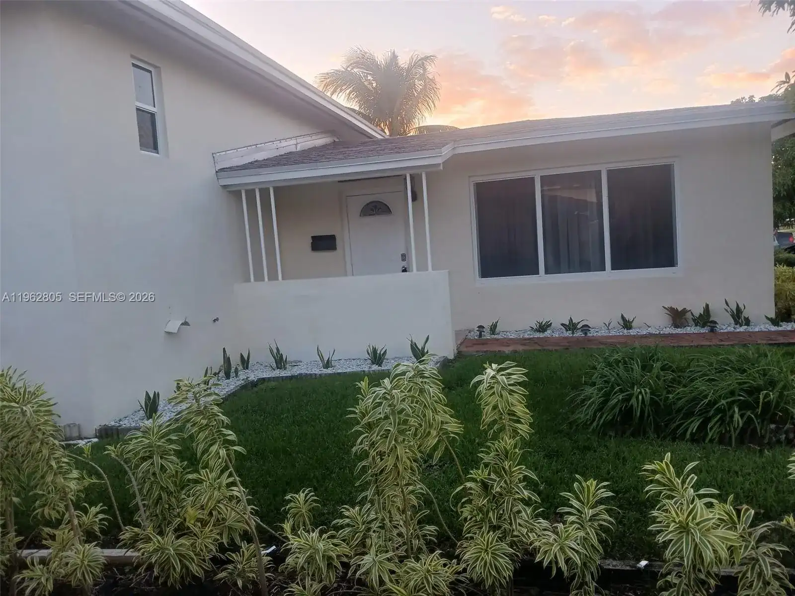 1260 NE 200th Ter, Miami FL 33179 photo 4