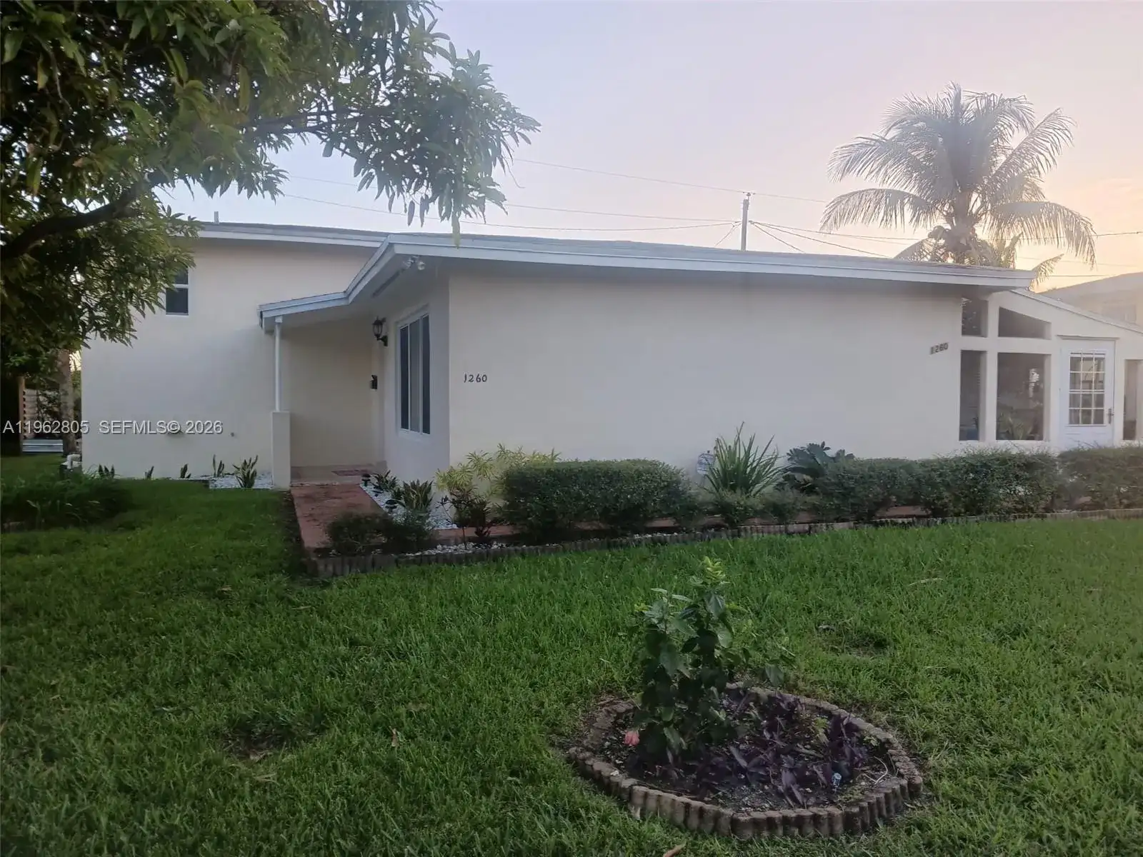 1260 NE 200th Ter, Miami FL 33179 photo 5