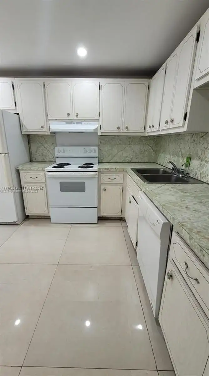 445 NE 195th St # 127, Miami FL 33179 photo 3