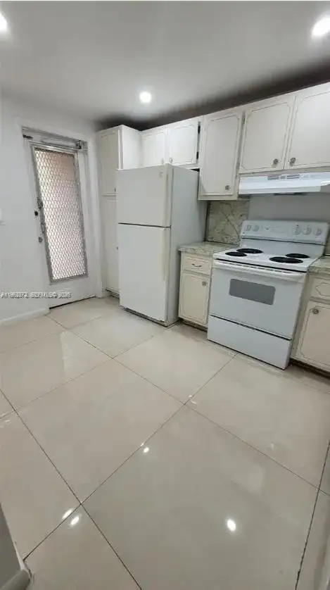 445 NE 195th St # 127, Miami FL 33179 photo 4