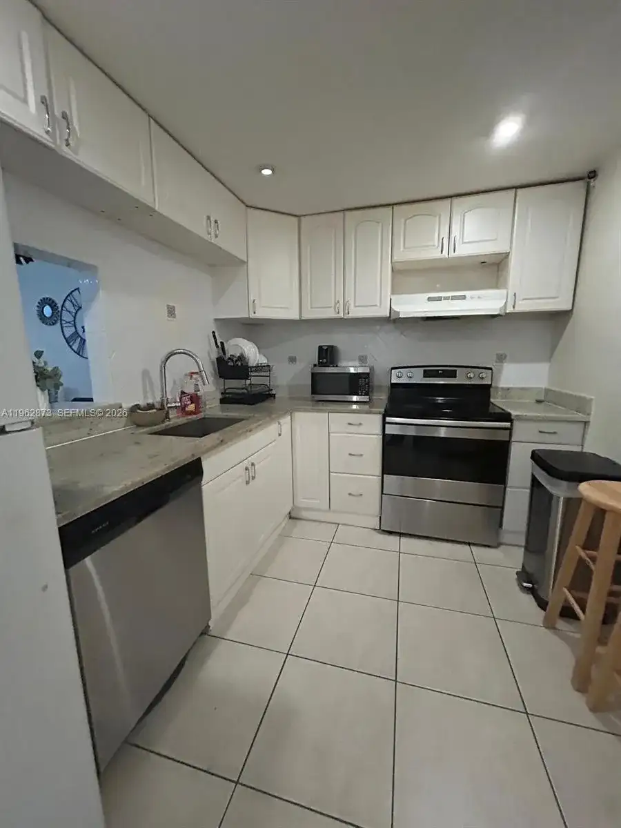 4314 NW 9th Ave # 3H, Deerfield Beach FL 33064 photo 2