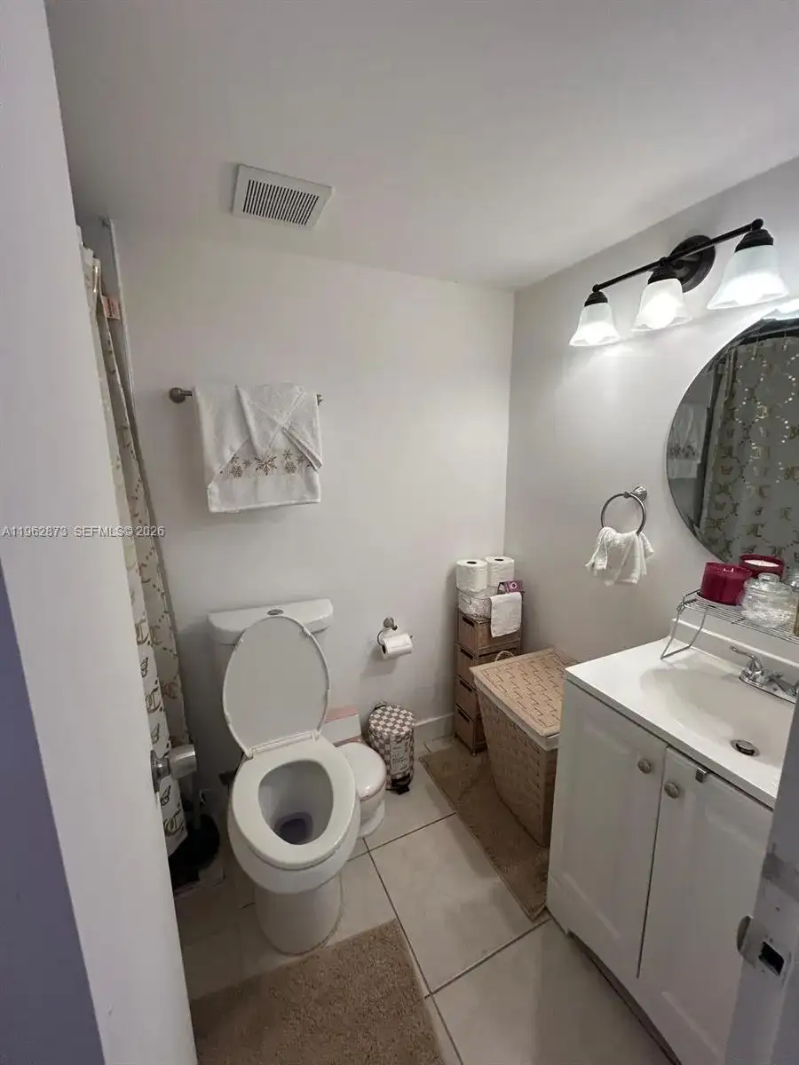 4314 NW 9th Ave # 3H, Deerfield Beach FL 33064 photo 3