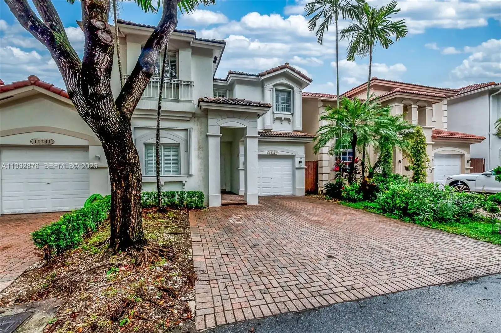 11227 NW 73rd Ter, Doral FL 33178 photo 2