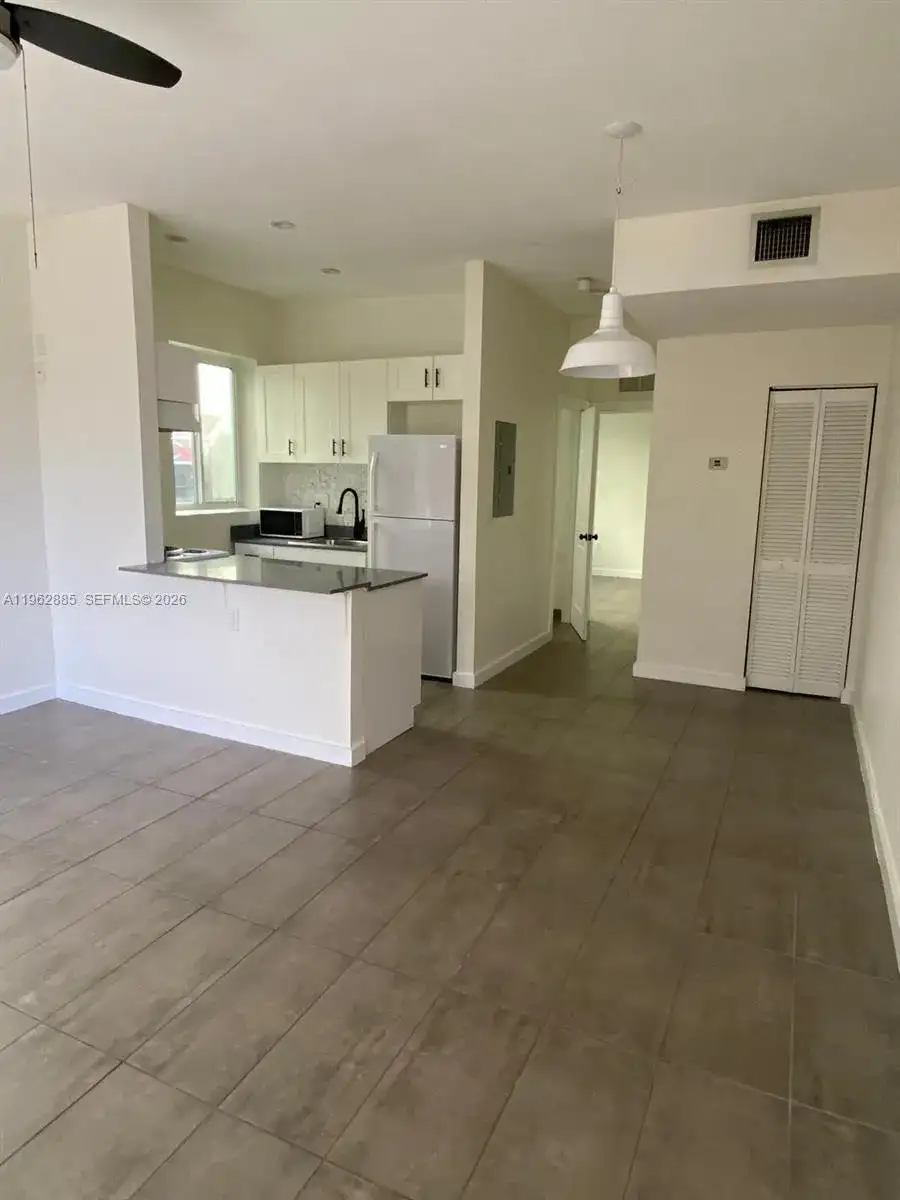 628 SW 16th Ave # 204, Miami FL 33135 photo 4