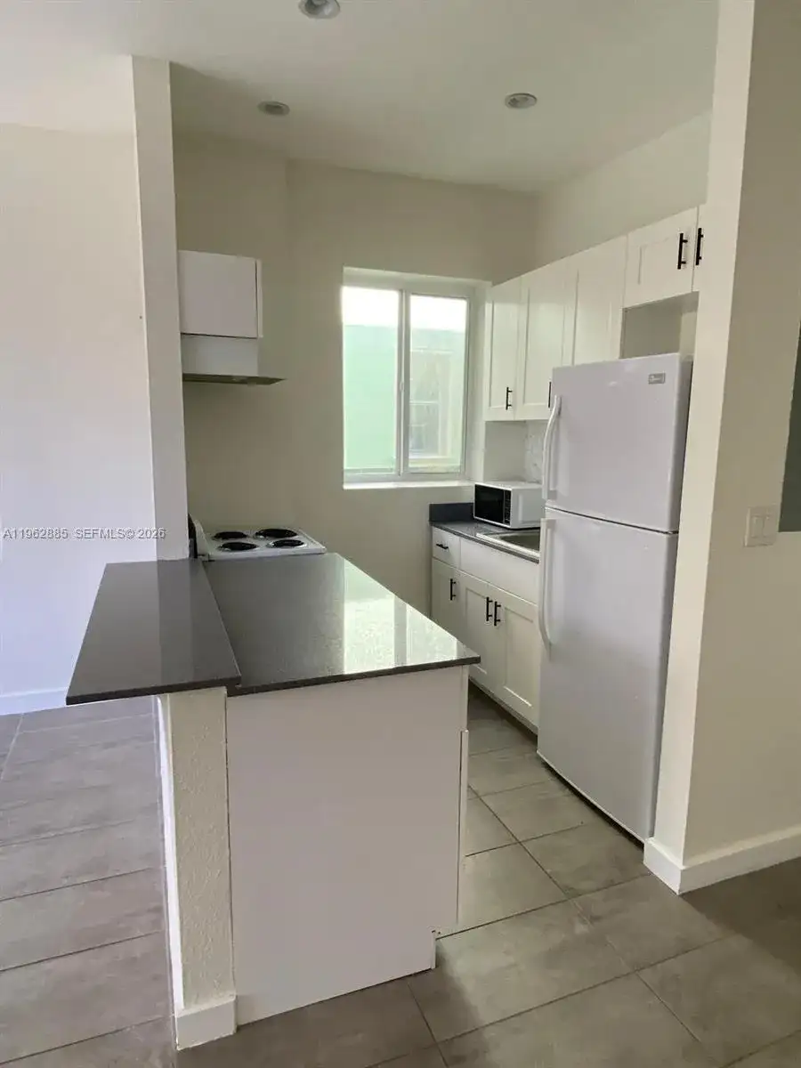 628 SW 16th Ave # 204, Miami FL 33135 photo 5