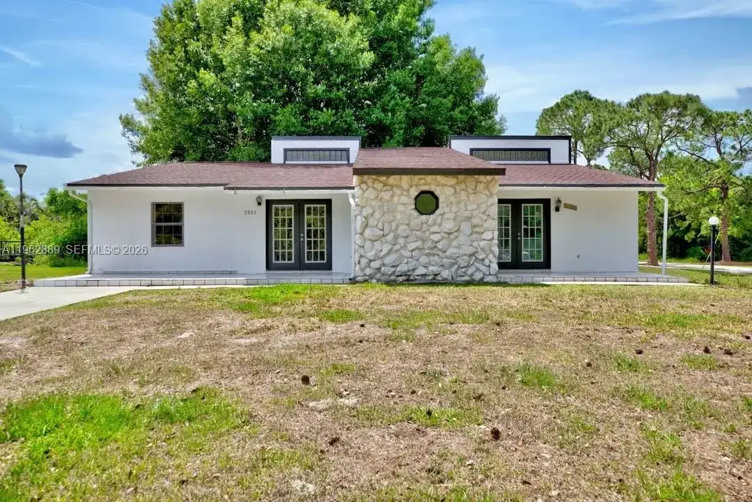 2551 N Avon Blvd, Avon Park FL 33825 photo 2