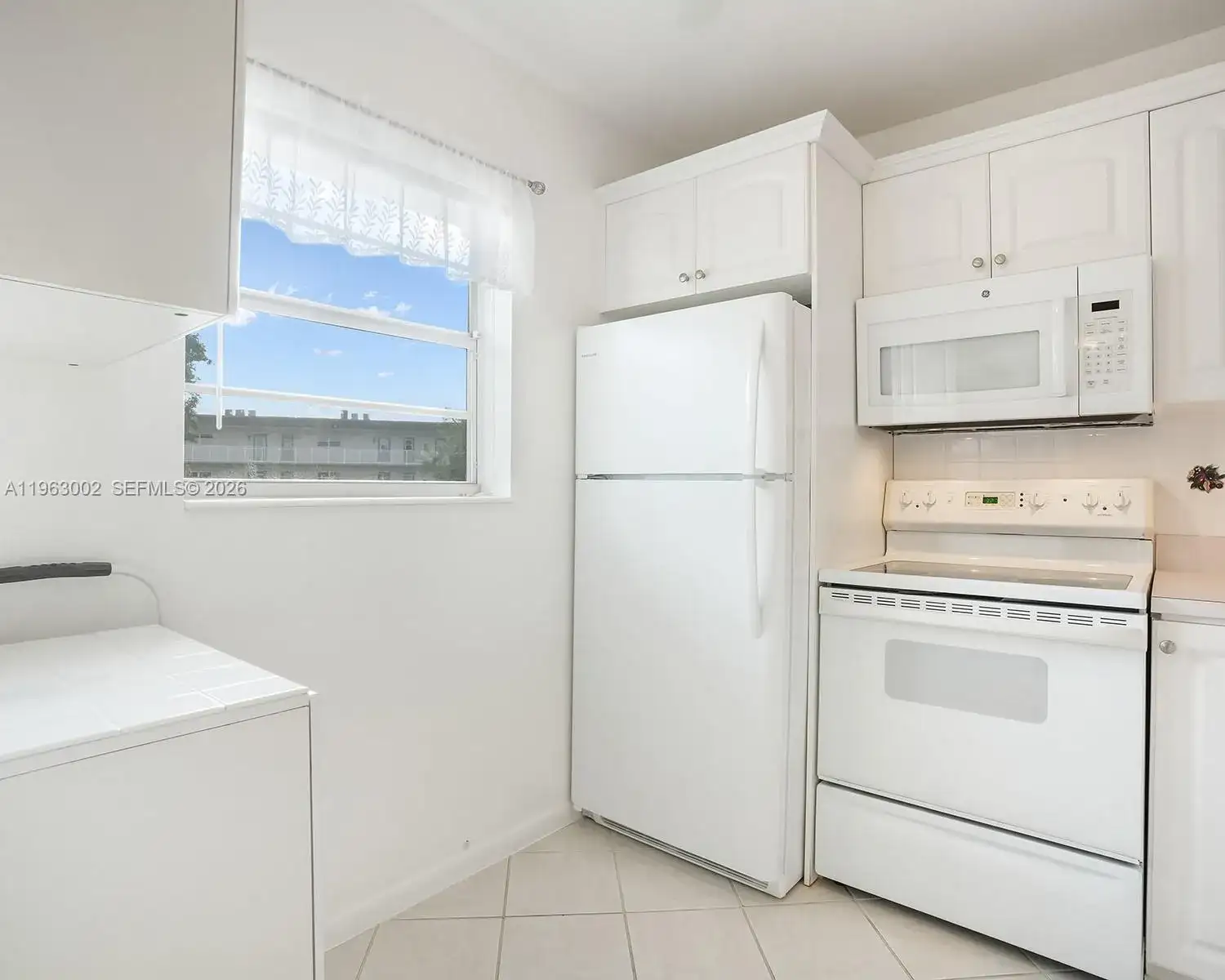 4805 NW 35th St # 506, Lauderdale Lakes FL 33319 photo 4
