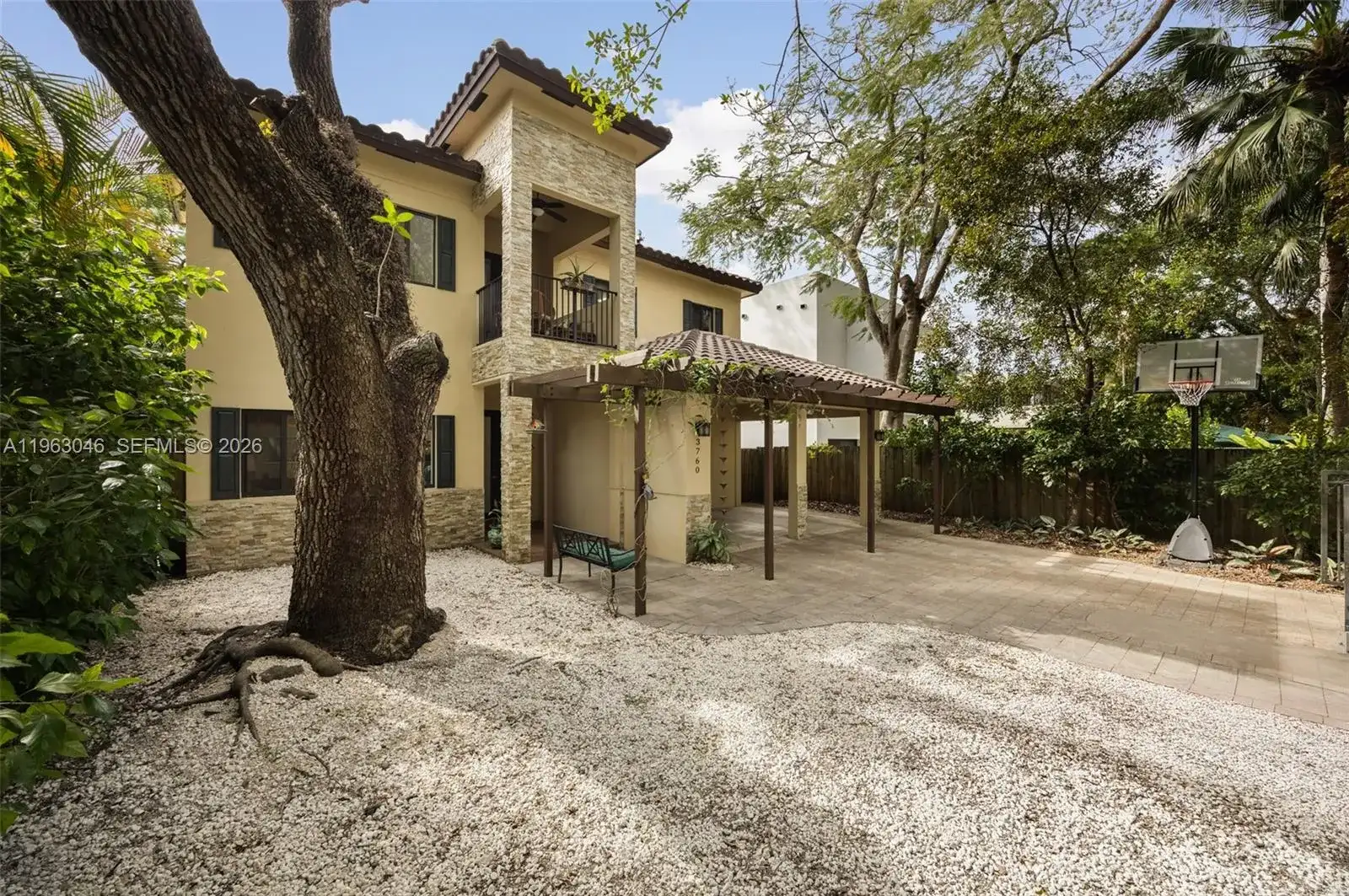 3760 Kumquat Ave, Coconut Grove FL 33133 photo 3