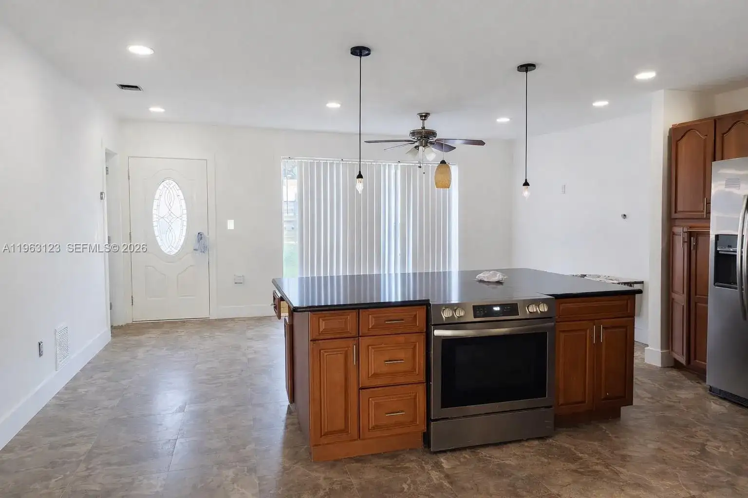 471 NE 162nd St # 1a, Miami FL 33162 photo 3