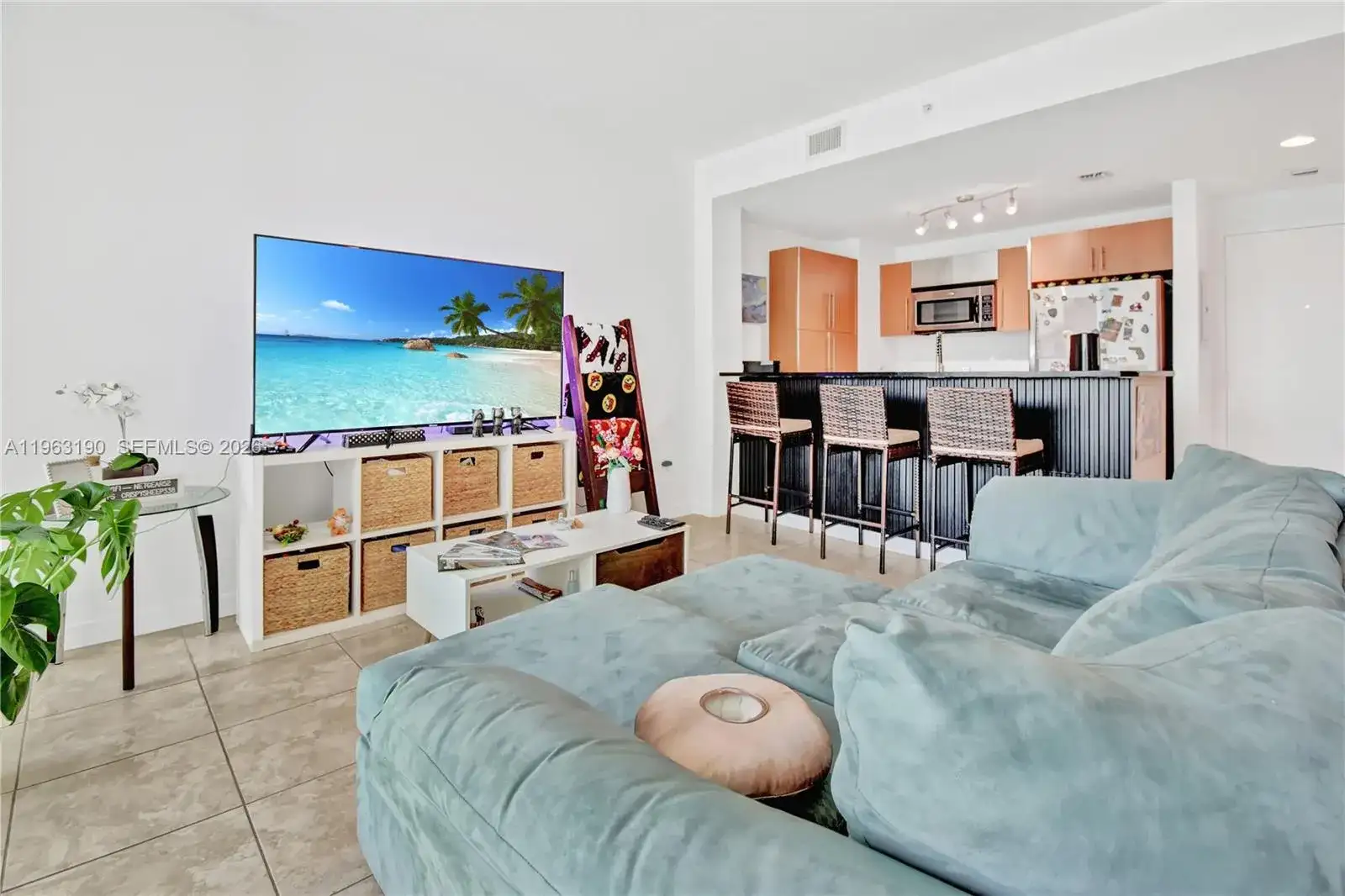 300 S Biscayne Blvd # 1405, Miami FL 33131 photo 3