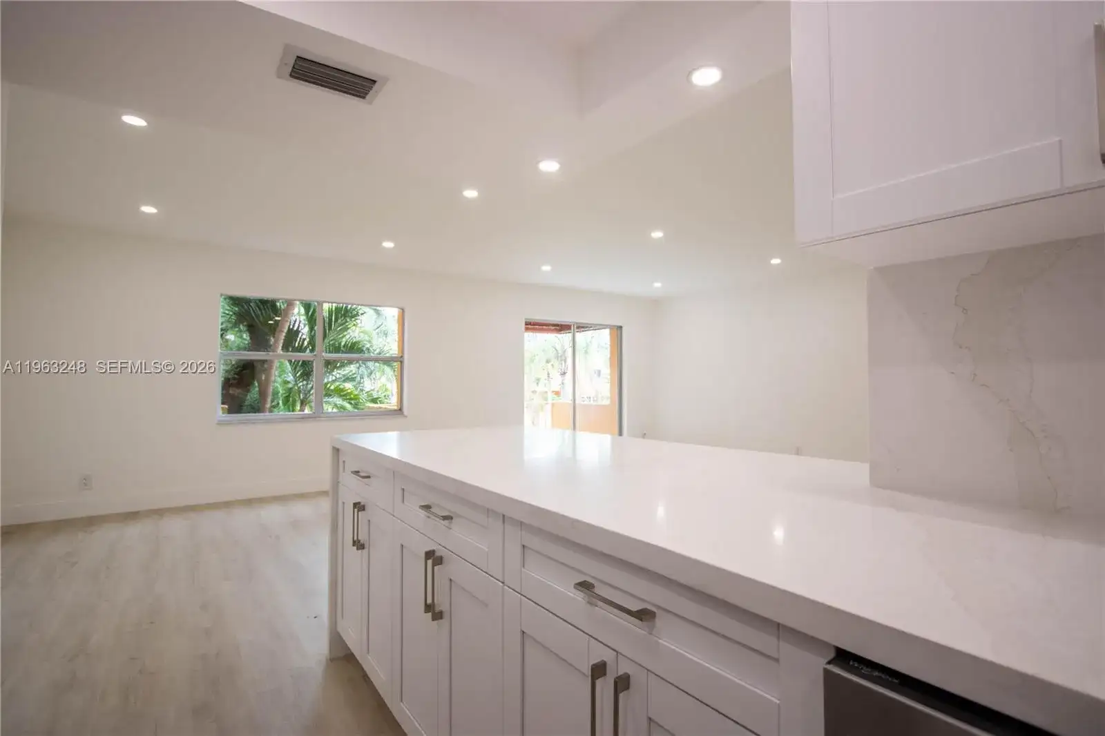17911 NW 68th Ave # M206, Hialeah FL 33015 photo 5