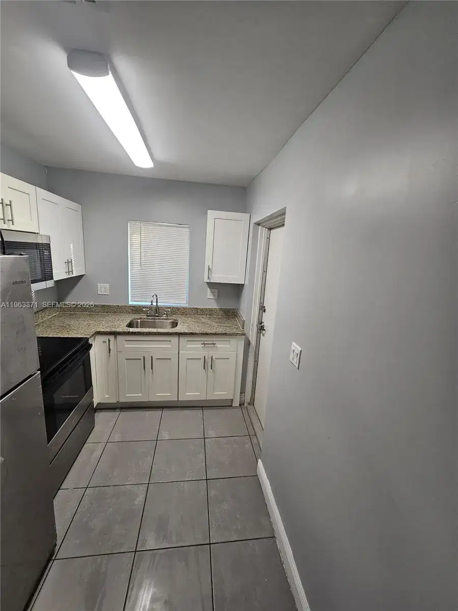 1128 NW 101st St, Miami FL 33150 photo 4