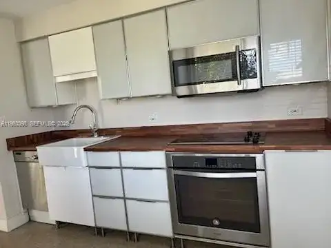 1413 NE 21st St # 2, Wilton Manors FL 33305 photo 4