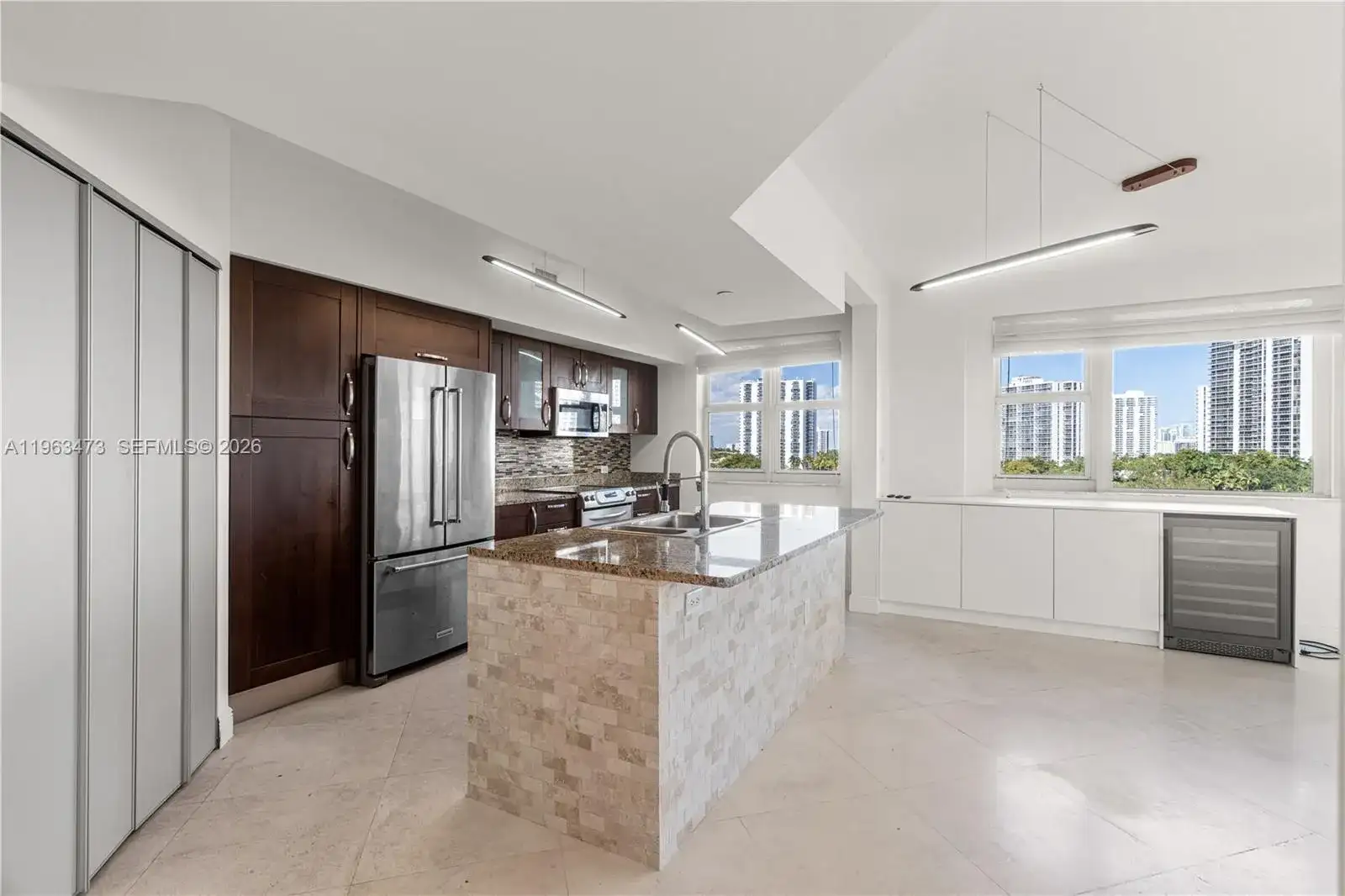 20000 E Country Club Dr # 716, Aventura FL 33180 photo 2