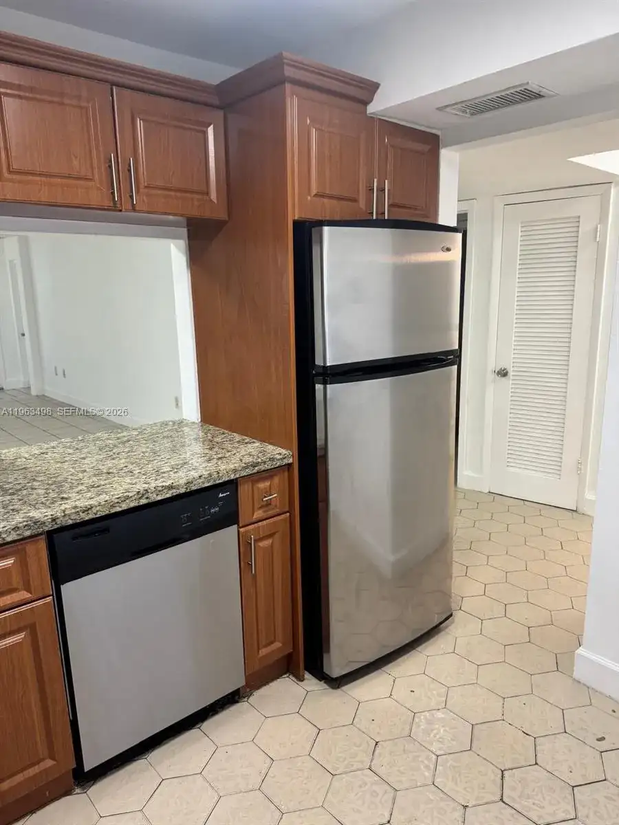 1401 NE 191st St # D108, Miami FL 33179 photo 3